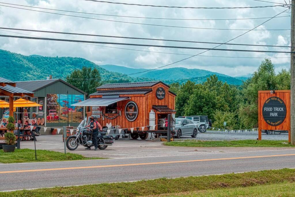 The Moondance Cabin By Lightfoot Stays Vacation Rentals Sevierville Eksteriør bilde