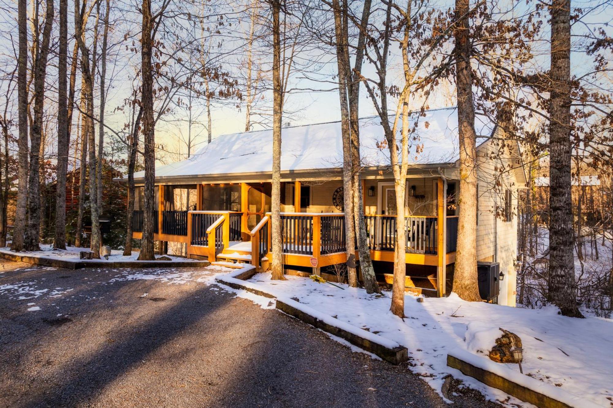 The Moondance Cabin By Lightfoot Stays Vacation Rentals Sevierville Eksteriør bilde