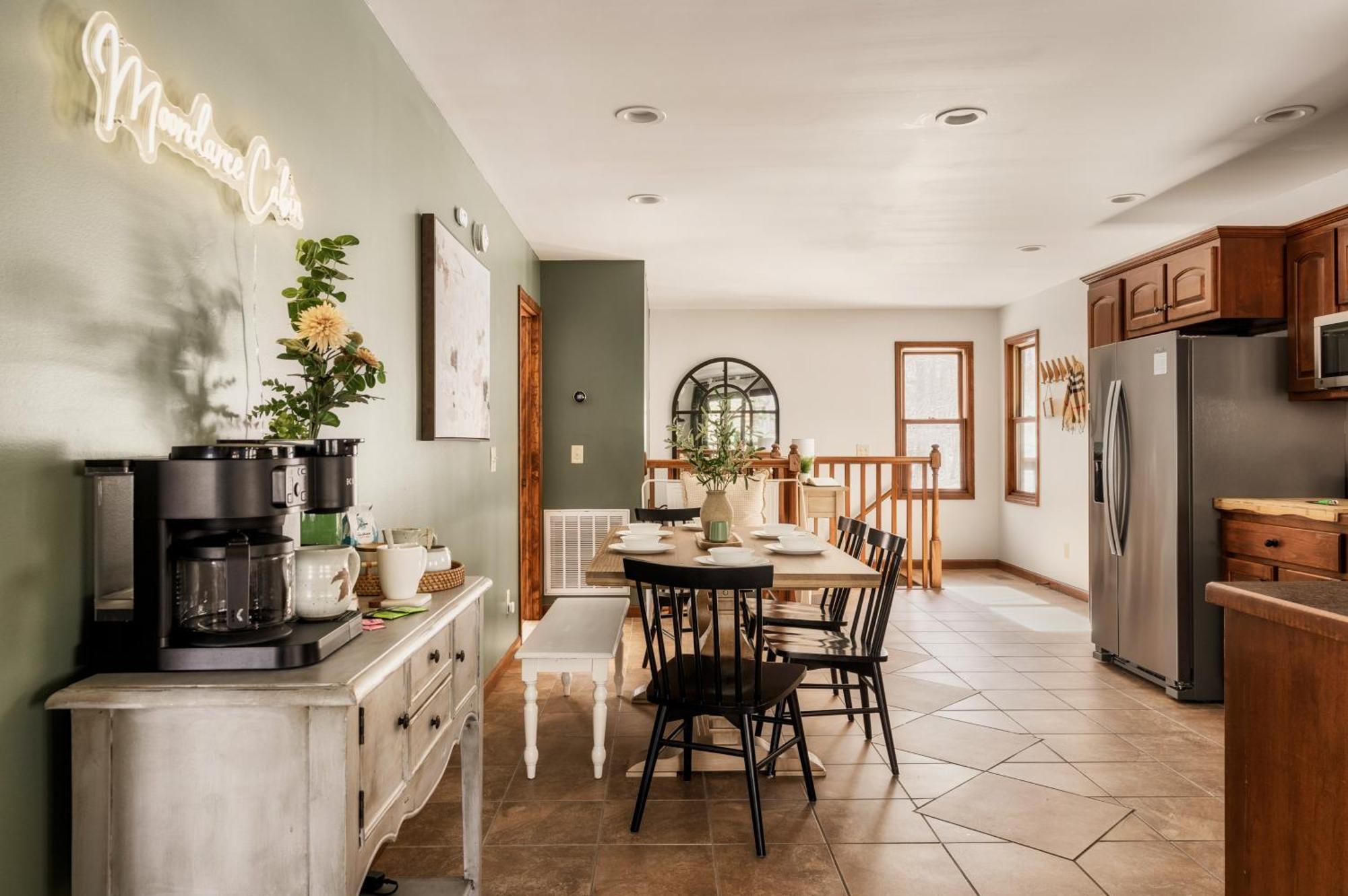 The Moondance Cabin By Lightfoot Stays Vacation Rentals Sevierville Eksteriør bilde